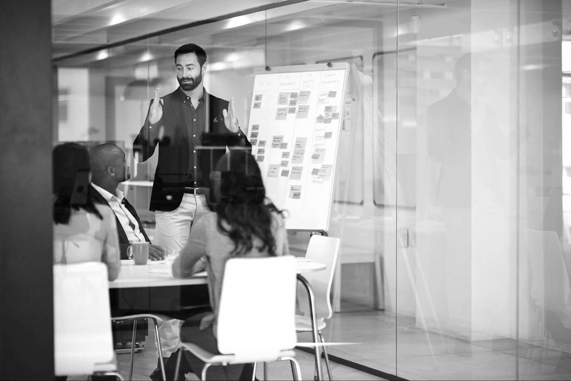 Interface de plateforme éducative Fenarivique avec modules interactifs